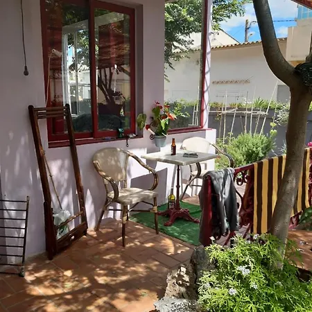 Quarto em Acomodações Particulares Espagnole Chambres Privées Maison Jardins à Dispo *