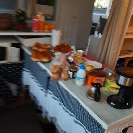 Quarto em Acomodações Particulares Espagnole Chambres Privées Maison Jardins à Dispo *